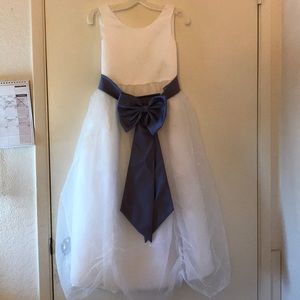 DAVID’S BRIDAL child gown